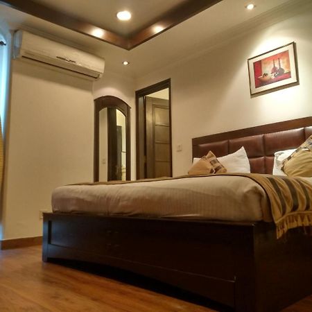 Hotel Aaron Castle Ню Делхи Екстериор снимка