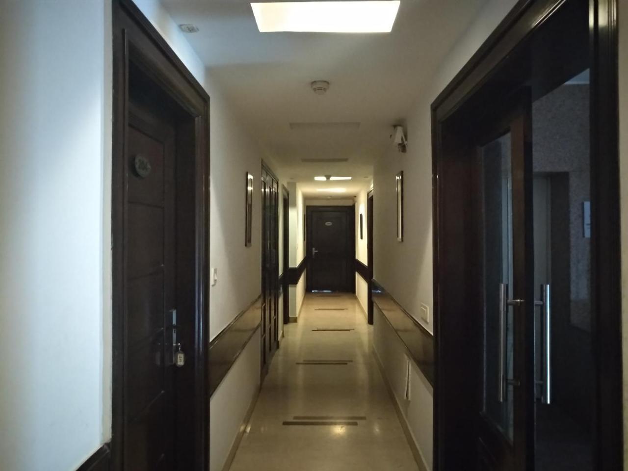 Hotel Aaron Castle Ню Делхи Екстериор снимка